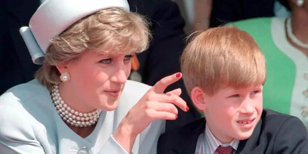 Los hermosos y emocionantes videos de Lady Di y la relación soñada con el príncipe Harry