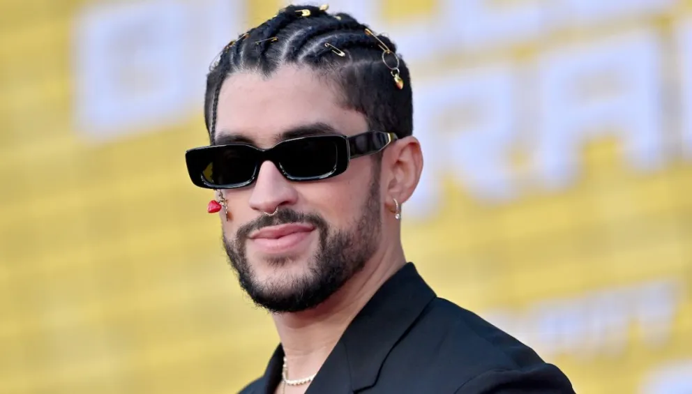 Escándalo viral: descubrieron a Bad Bunny besando a otro hombre apasionadamente 
