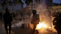 Perú: graves enfrentamientos entre la policía y los manifestantes en Lima