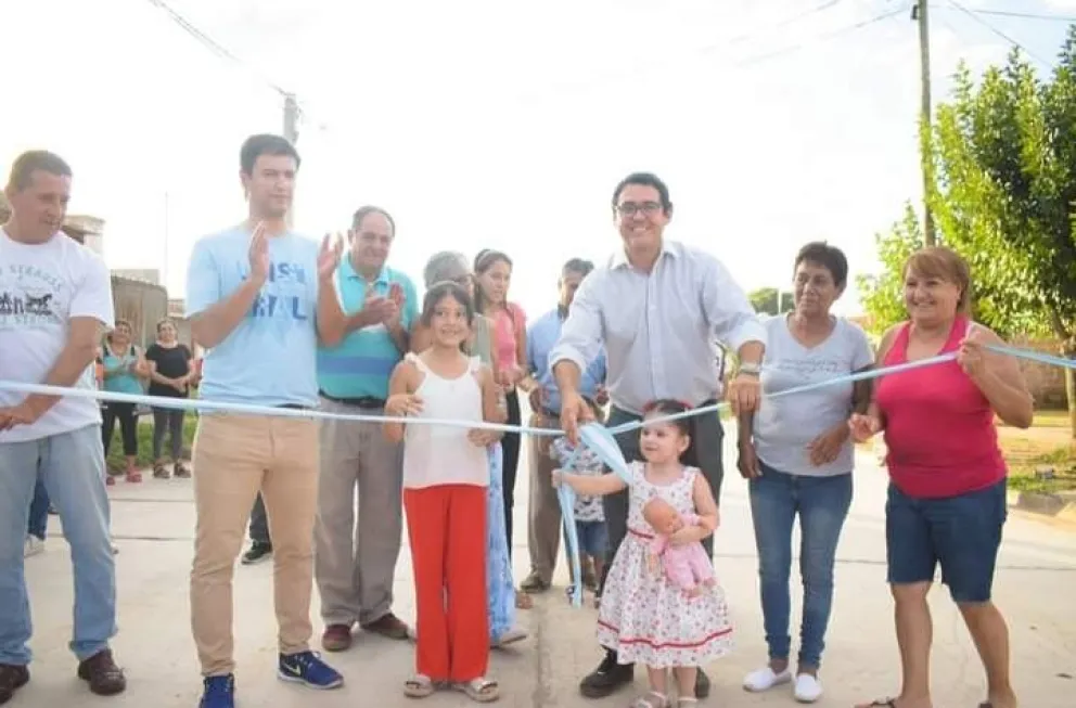 Gustavo Solís inauguró una nueva obra: "Los rosarinos tienen un gobierno presente"