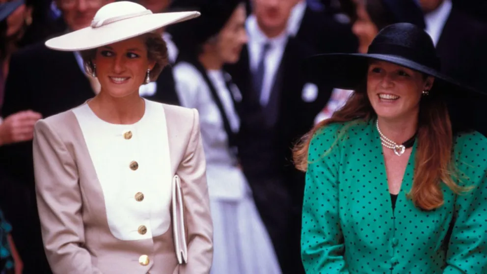 Lady Di jamás la perdonaría: Sarah Ferguson compra la confianza de Camila Parker y esto estarían tramando
