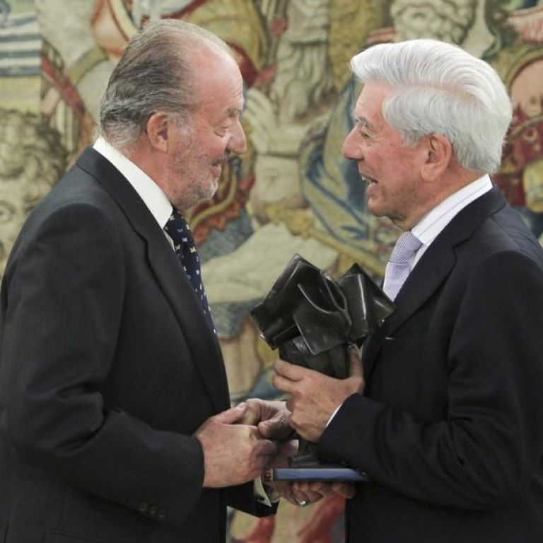 Mario Vargas Llosa y Juan Carlos I.