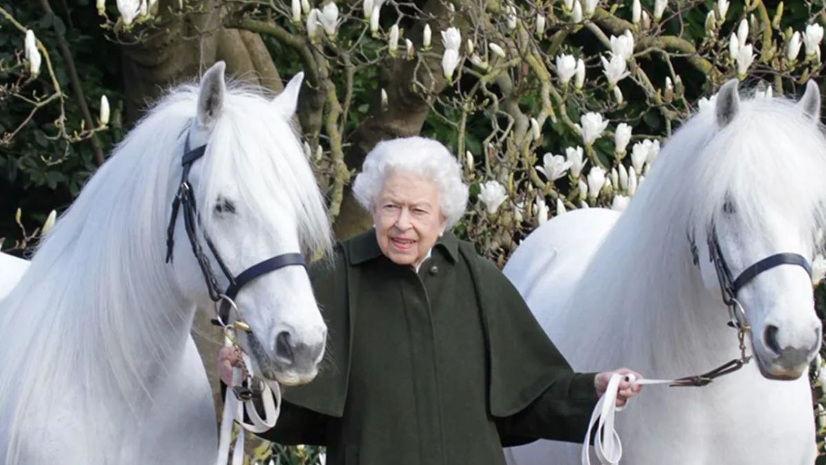 Isabel II también adoraba los caballos.