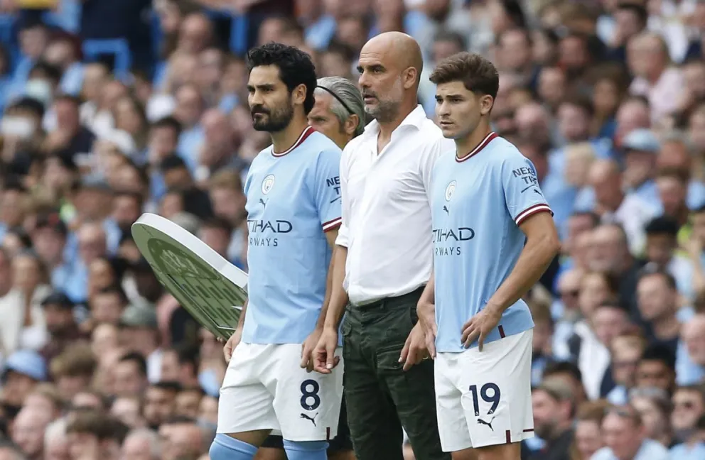 Mientras que Julián Álvarez festeja su cumpleaños, salió a la luz la relación que tiene con Pep Guardiola