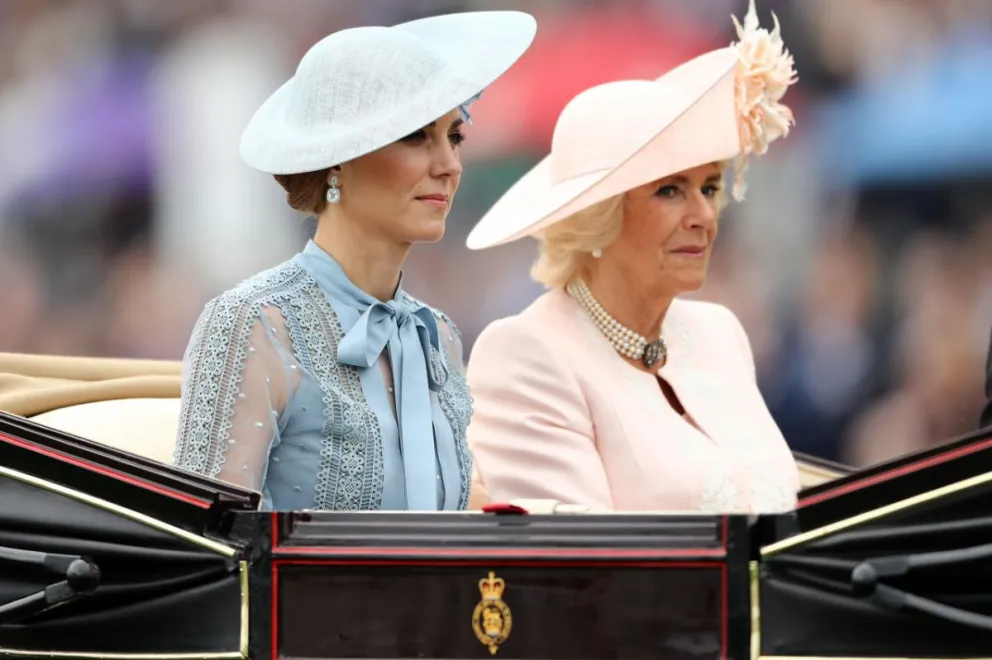 Rojo en tendencia: la reina Camilla Parker y Kate Middleton deslumbra con sus últimas decisiones estilísticas  