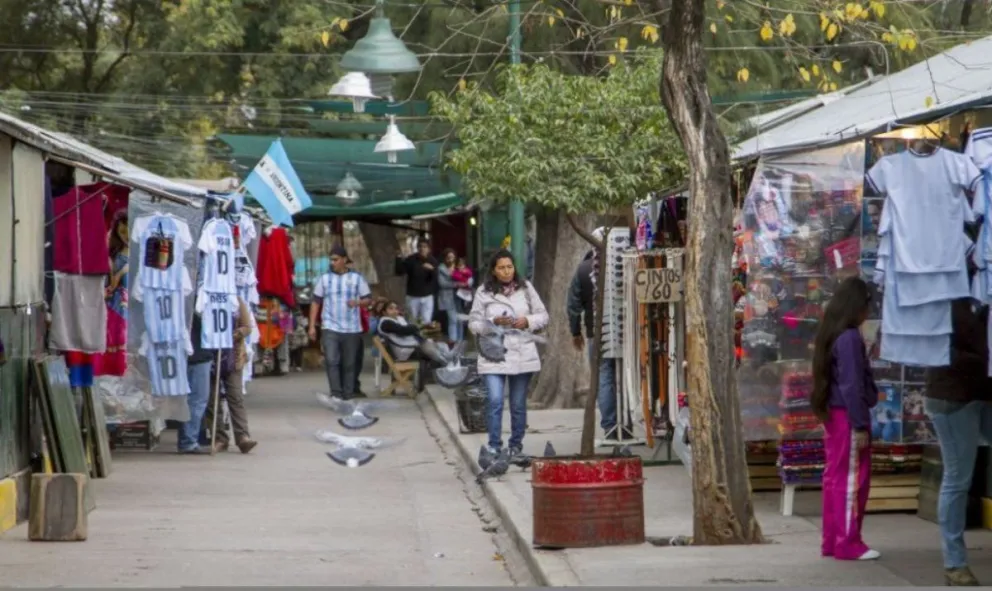 Los feriantes del Parque San Martín serán trasladados después de las elecciones: la insólita medida