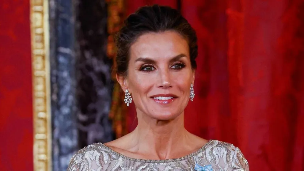 Este es el deslumbrante y distinguido look con el que la reina Letizia impactó a todos 