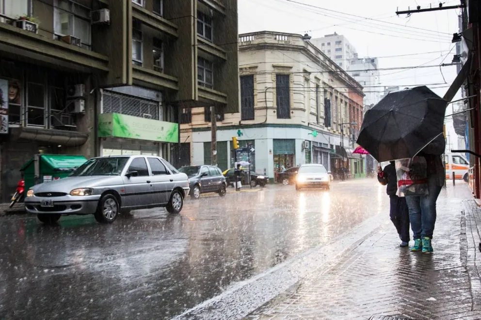 ¿Sigue la lluvia? : entérate como estará el tiempo este viernes 