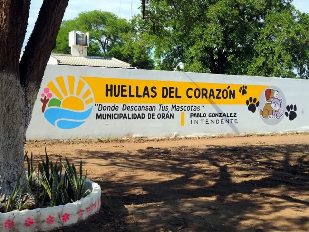 Se inauguró el primer cementerio municipal para mascotas en Orán