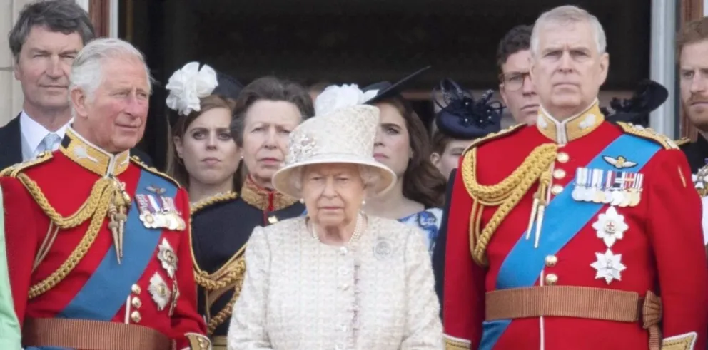 El rey Carlos III ignoró por completo la orden de Isabel II para proteger al príncipe Andrés y actuó sin piedad