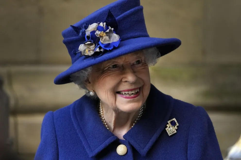 Estos son los insólitos alimentos que la reina Isabel II le prohibió a la Familia Real Británica
