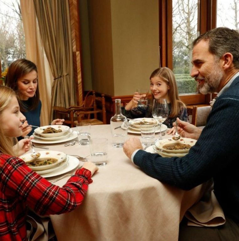 La reina Letizia ha impuesto la comida saludable en el Palacio.