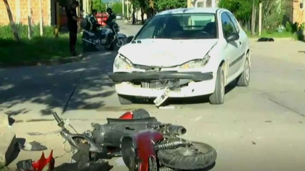 Violento accidentada: chocó contra un motociclista y lo mandó al hospital