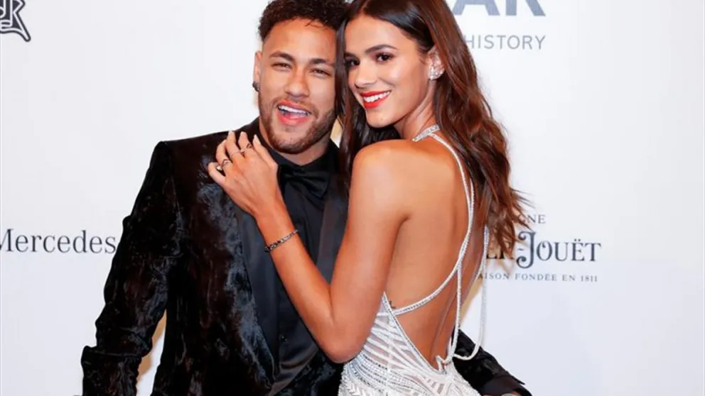 Neymar, muy bien acompañado: celebró su cumpleaños con un amor del pasado