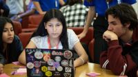Junior Achievement y Google entregará becas de estudio tecnológicos para mujeres salteñas