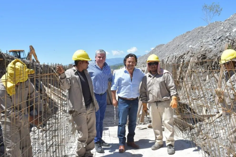 Gustavo Sáenz anunció la construcción de más de 200 viviendas en Rosario de Lerma