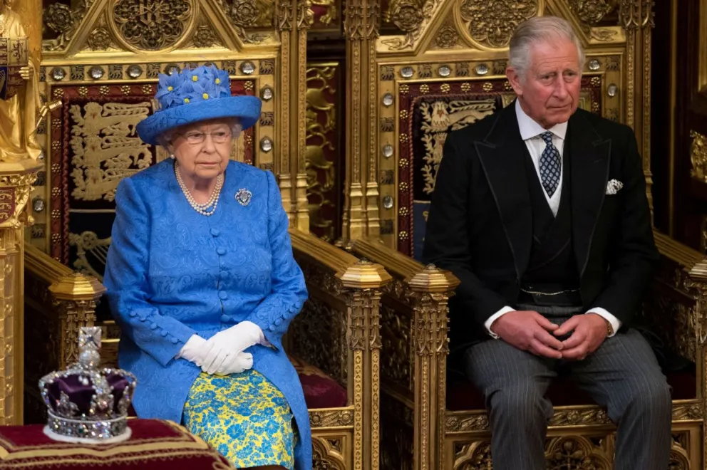 Esta es la drástica decisión que tomó Carlos III para no ser opacado por Isabel II en su coronación 