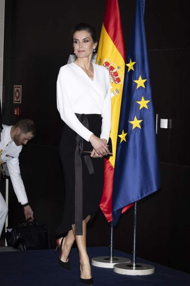 La reina Letizia luci&oacute; impecable.