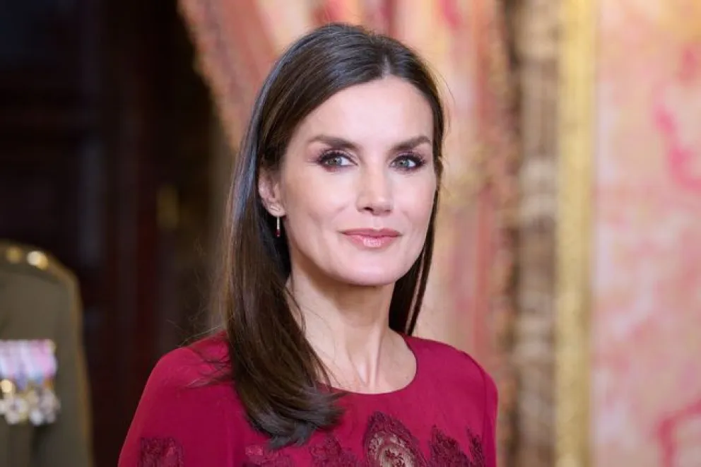 Conocé el impactante motivo de la reina Letizia para vestir de negro en Angola que generó furor en redes