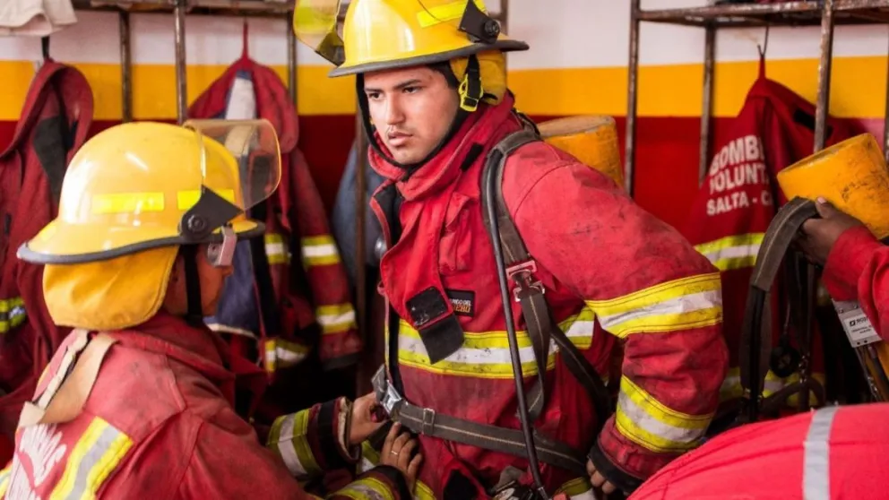 Incendio en una sandwicheria salteña: el planchero se encuentra herido