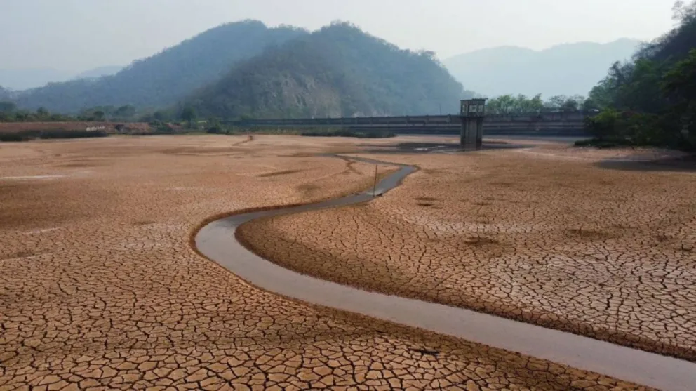 Tras más de 50 días sin agua, en Tartagal viajan a Buenos Aires en busca de soluciones 
