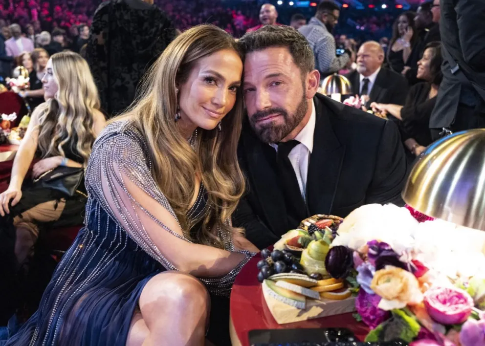 Tiktoker sin temor, revela el verdadero motivo de las caras de Ben Affleck en los Grammy 2023 y hace furor en redes