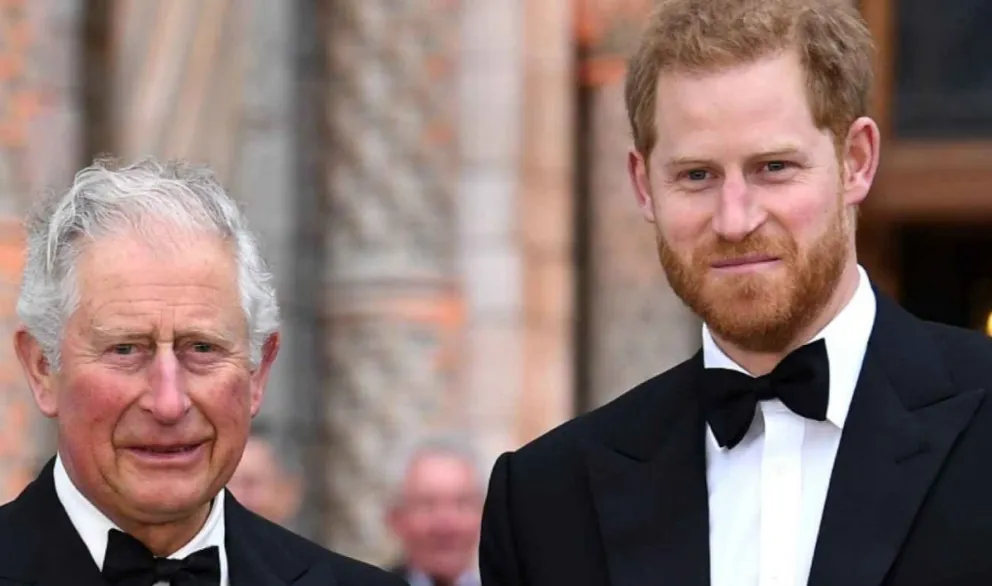 El príncipe Harry fue invitado a la coronación de Carlos III, pero debe traicionar a Meghan Markle para ir