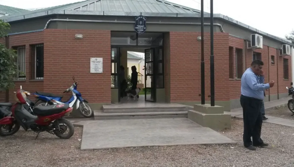 Un hombre abusó de una niña y su esposa lo cubrió: ambos fueron denunciados