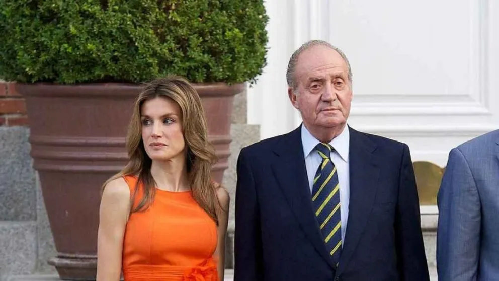 La reina Letizia explota de furia, tras descubrir cuándo será la próxima visita de Juan Carlos I a España