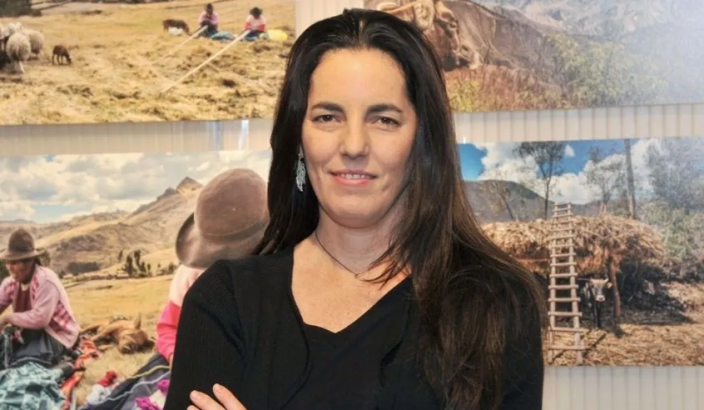 Video: Hija de Mario Vargas Llosa, Morgana, ataca violentamente a periodistas y generó furia 