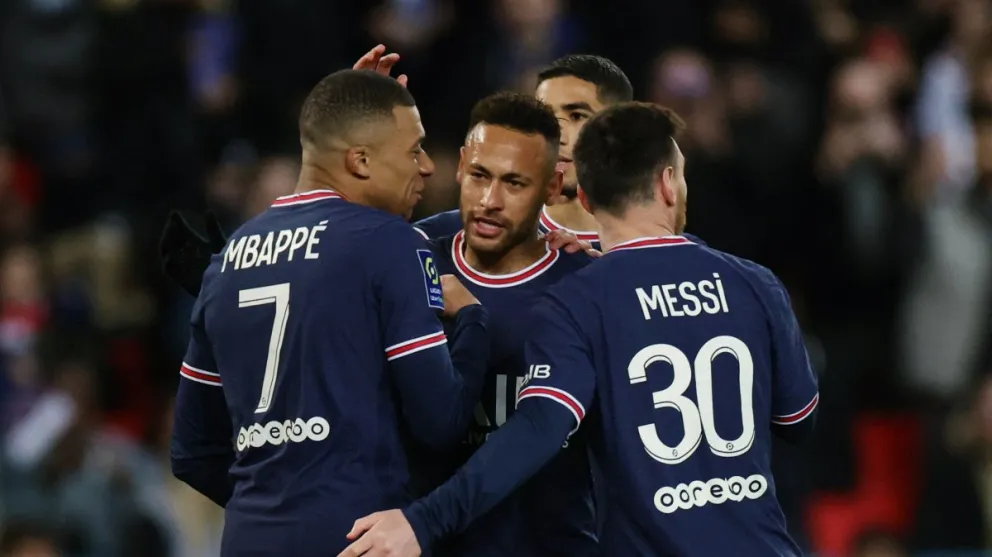 El vestuario del PSG en llamas: contundente cruce de un directivo con dos estrellas
