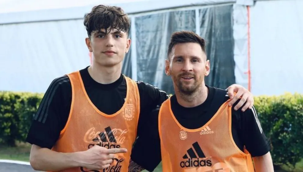 Scaloni festeja: Alejandro Garnacho terminó traicionando a Cristiano Ronaldo para acercarse a Lionel Messi