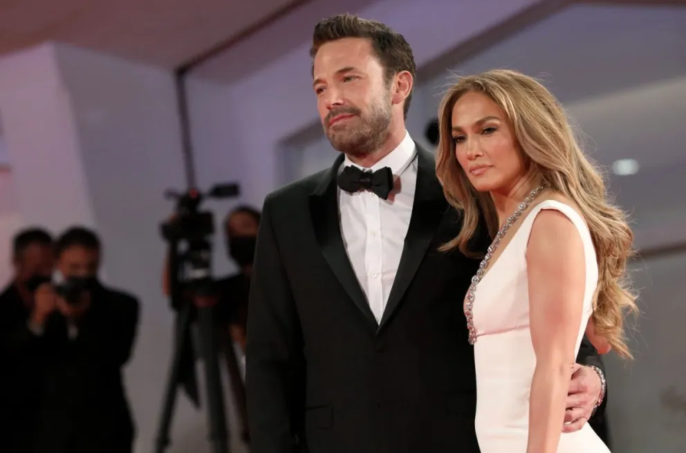 Ben Affleck fue captado siendo retado de nuevo por su esposa, Jennifer López