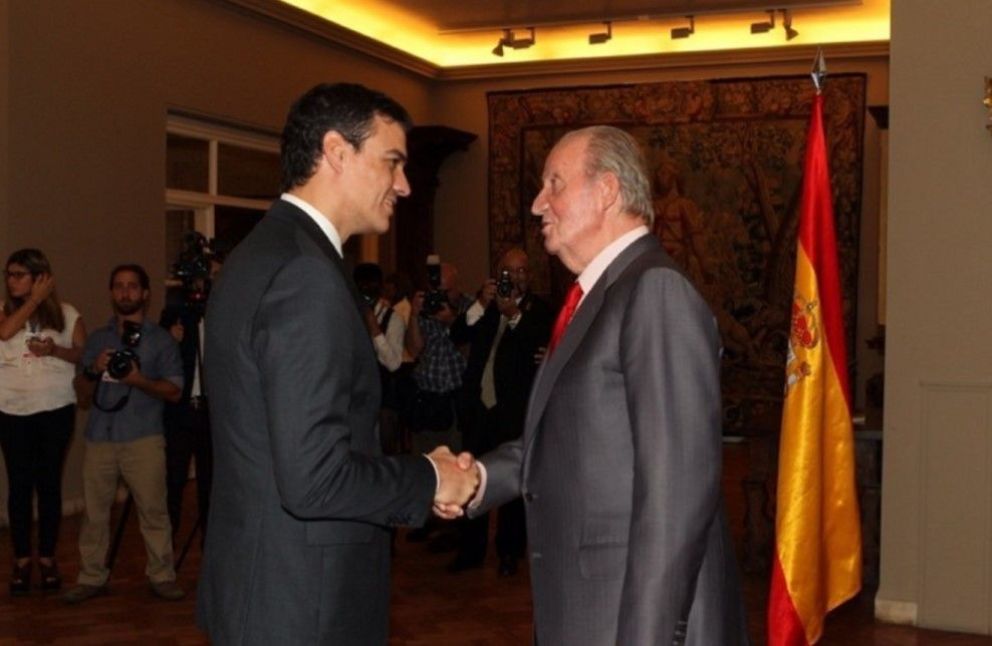 Pedro S&aacute;nchez junto a Juan Carlos I.