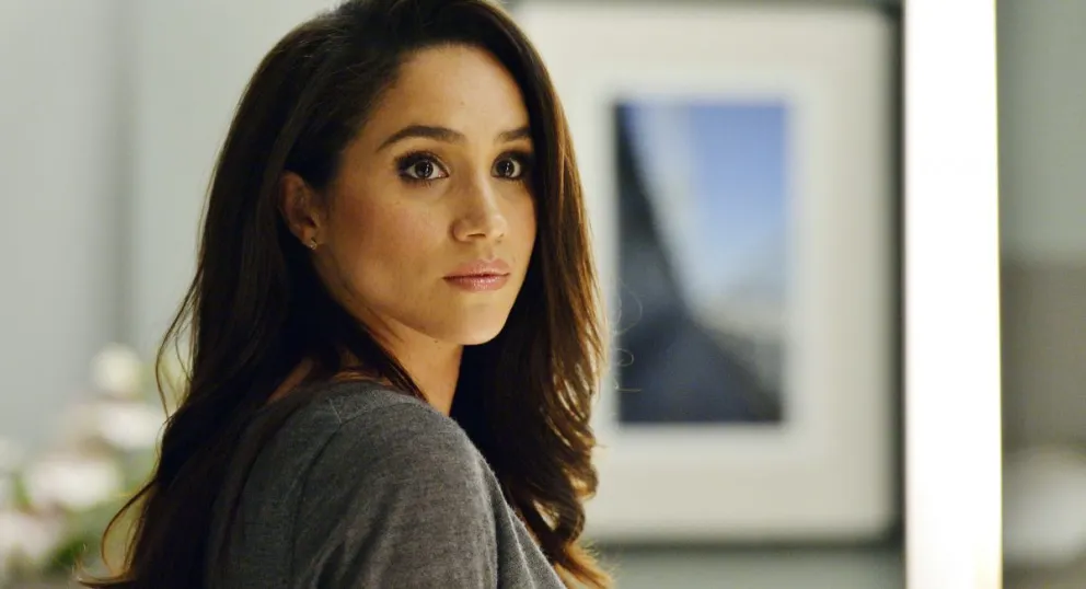La verdad sale a la luz: la insólita regla que le imponía la enfurecida Familia Real a Meghan Markle, para evitar que ella brille 