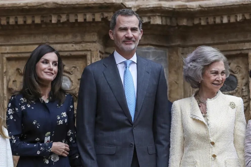 La reina Letizia no lo puede creer: el regalo que pretende el rey Felipe VI darle a su madre, la reina Sofía