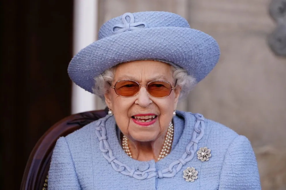 Reina Isabel II: los oscuros secretos que ocultaba a la prensa, para no ser duramente criticada