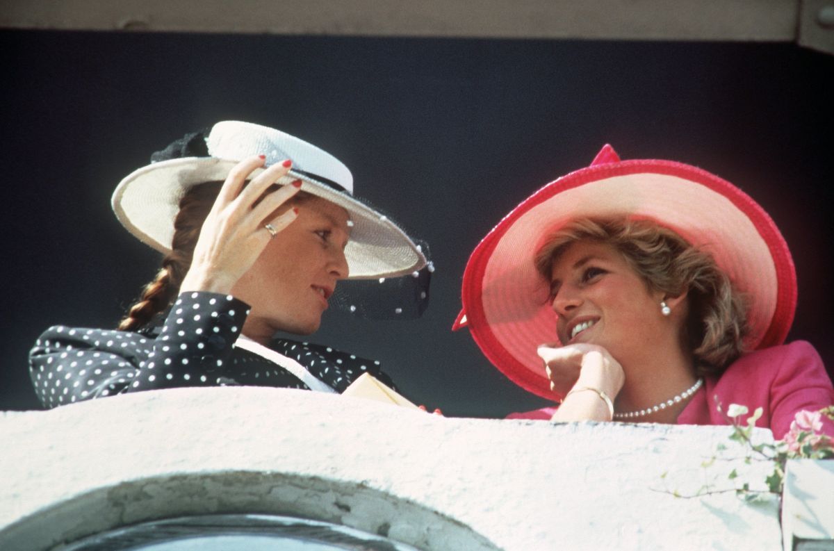 SARA Y LADY DI