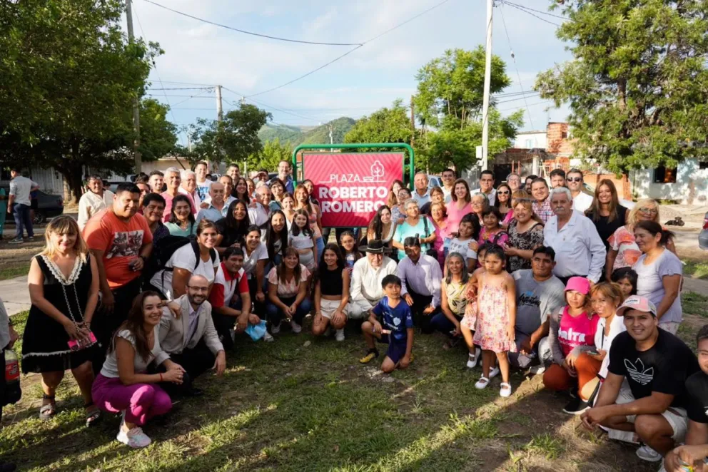 Barrio Juan Pablo II: tras las obras de renovación en la plaza Roberto Romero los vecinos vuelven a disfrutar del espacio