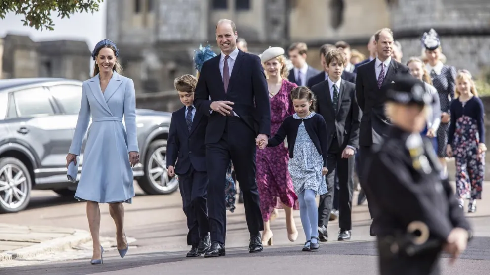 Kate Middleton y el príncipe Guillermo hicieron un sorpresivo e insólito viaje, a pocos días de la coronación