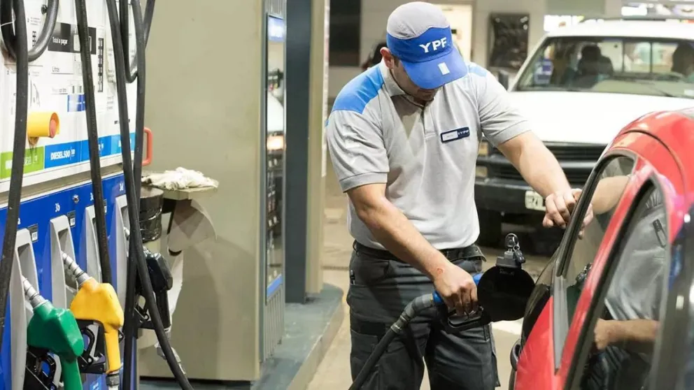 YPF aumentó un 4% los precios de sus combustibles