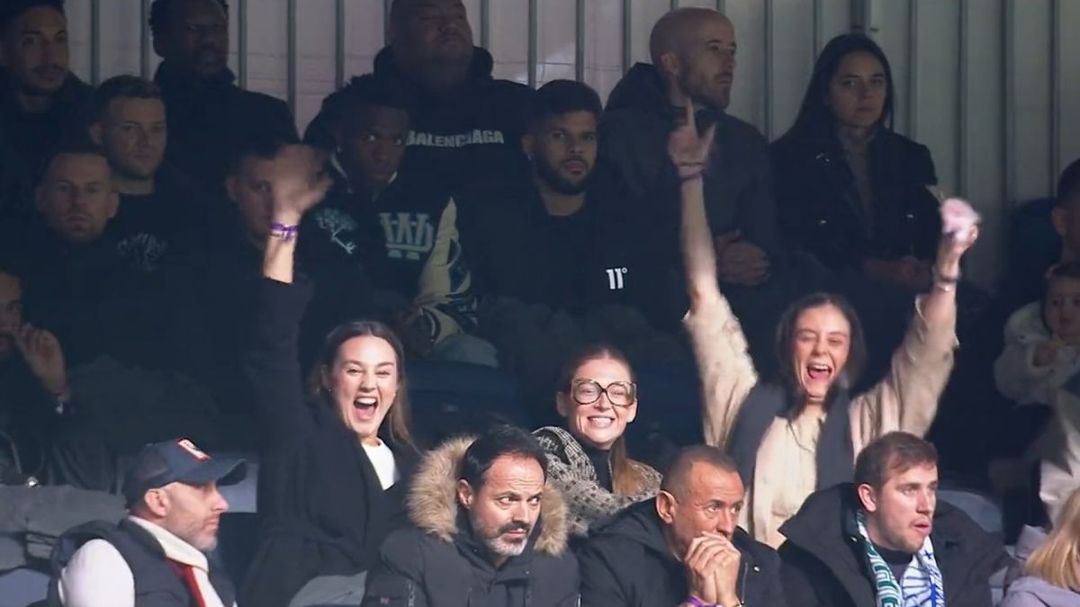 Victoria Federica en el Bernab&eacute;u junto a sus amigas.