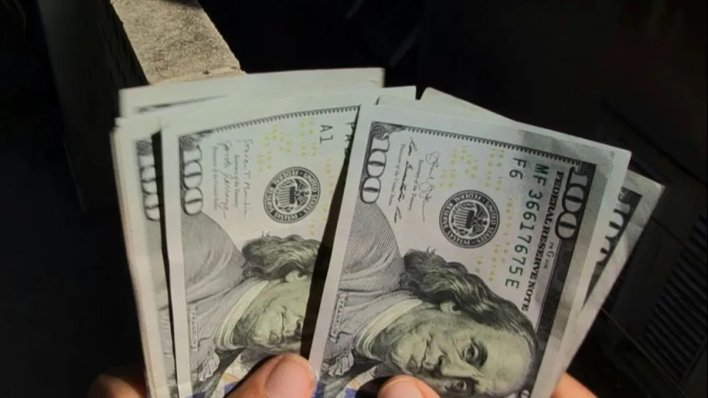 Dólar blue: esta es la "impactante" cotización de la divisa para este viernes 17 de febrero