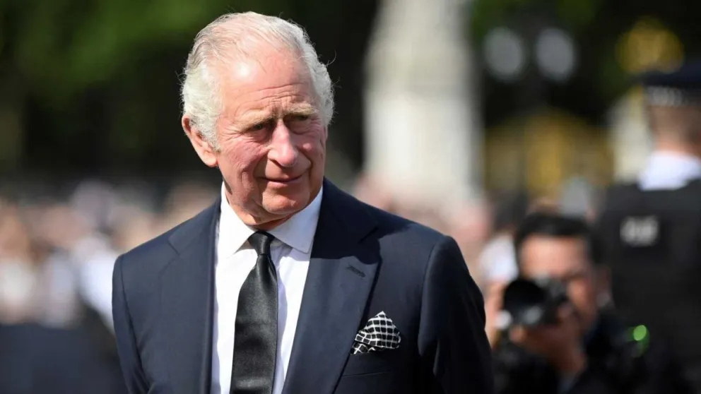 El rey Carlos III lanzó su nuevo libro y esto es lo que dice sobre el príncipe Harry 