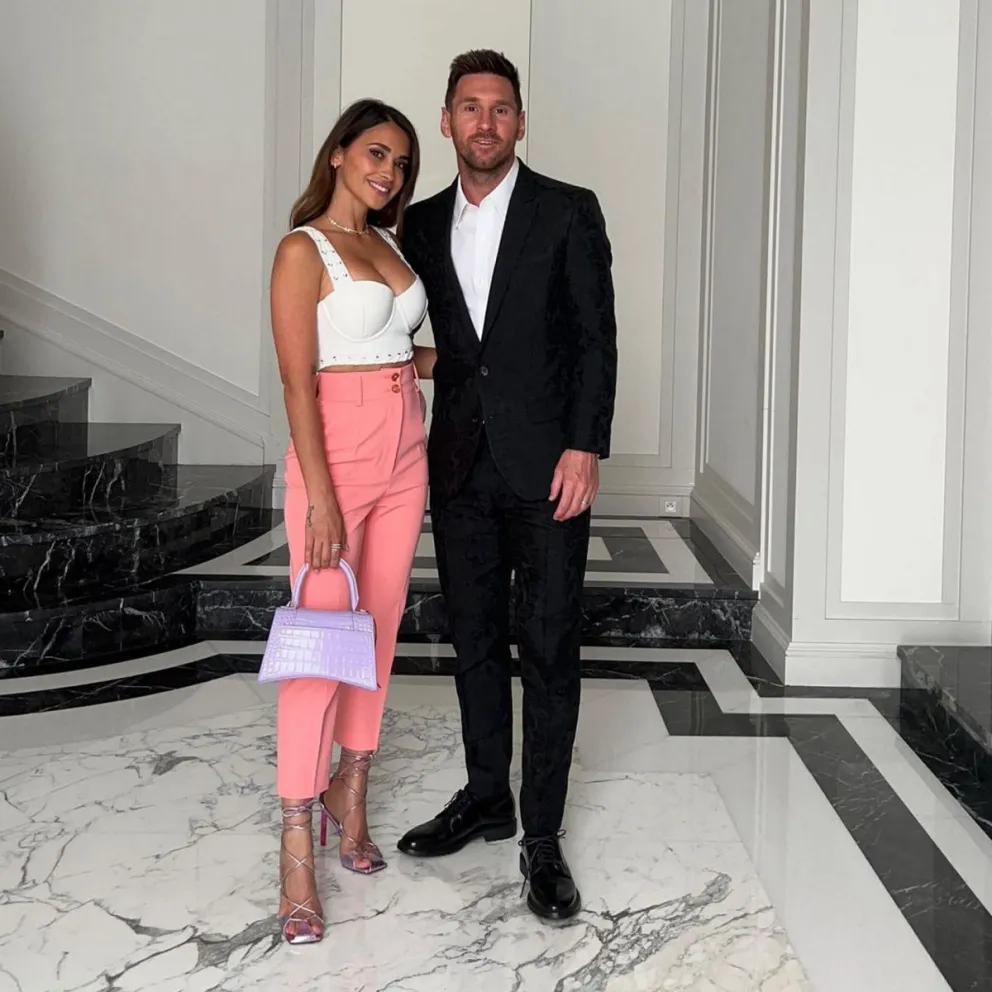 Sigue la guerra: el gesto de desprecio de Linda Raff con Antonela Roccuzzo y Lionel Messi