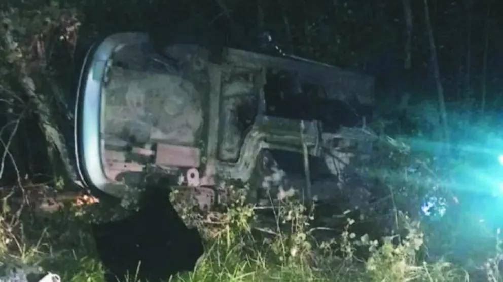 Una bebé perdió la vida en un violento accidente: quedaron de costado sobre la ruta