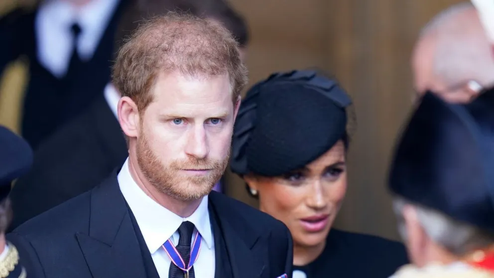 Preocupación en la corona británica: apocalíptica predicción de Meghan Markle, el príncipe Harry y una traición