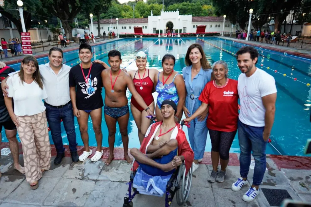 Se inauguró la primera pileta climatizada en la ciudad de Salta