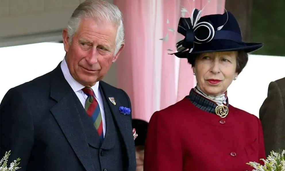 El abismo entre el rey Carlos III y la princesa Ana: las grandes diferencias en sus personalidades