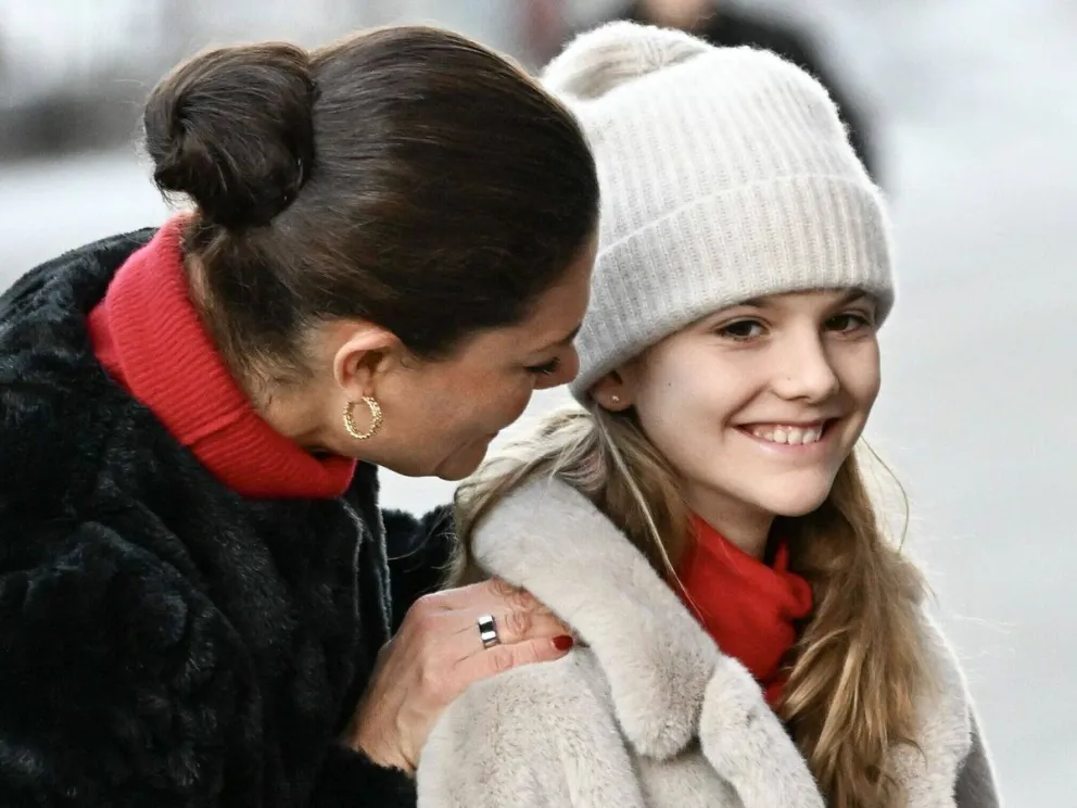  Separadas al nacer: nuevas fotos de la princesa Estela de Suecia revelan su sorprendente parecido a Irene Urdangarin